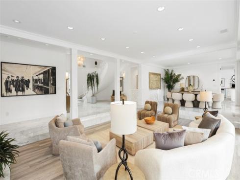 21  Lochmoor  , Newport Beach, CA