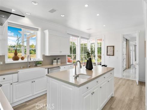 21  Lochmoor  , Newport Beach, CA