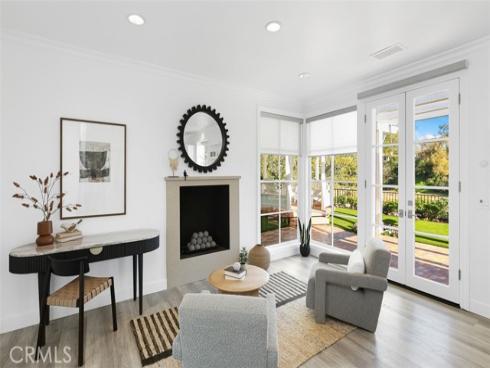 21  Lochmoor  , Newport Beach, CA