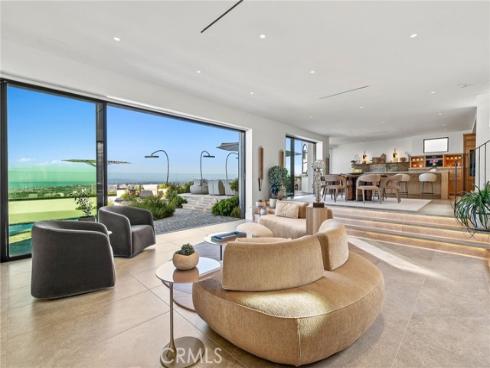 17  Muir Beach  , Newport Beach, CA