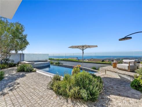 17  Muir Beach  , Newport Beach, CA