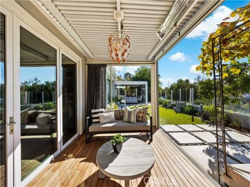 58  Victoria  , Newport Beach, CA