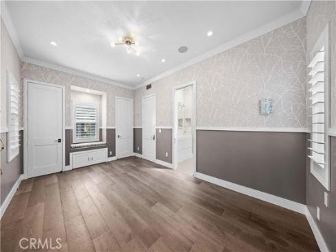 58  Victoria  , Newport Beach, CA