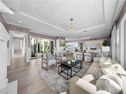 58  Victoria  , Newport Beach, CA