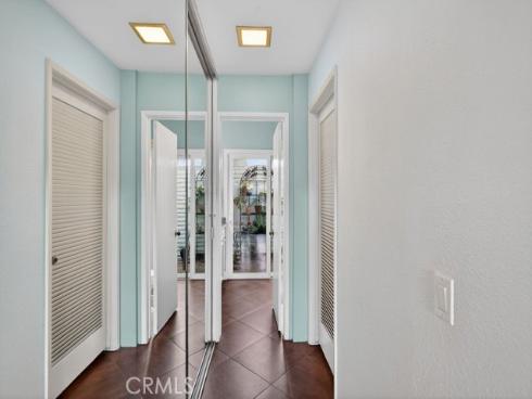 517  Gorgonia  , Newport Beach, CA