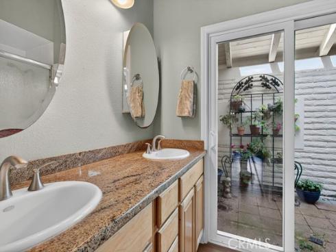 517  Gorgonia  , Newport Beach, CA