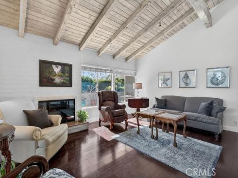 517  Gorgonia  , Newport Beach, CA