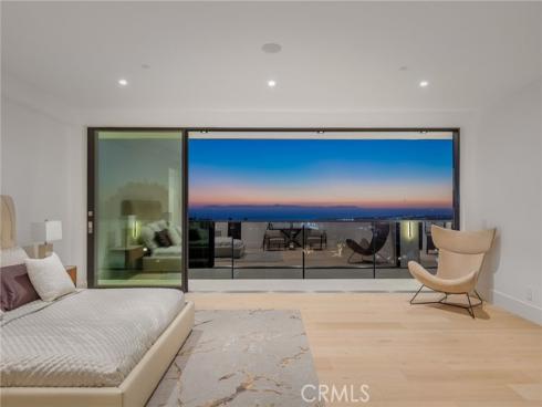 4 Geneve , Newport Beach, CA