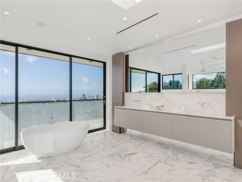 4 Geneve , Newport Beach, CA