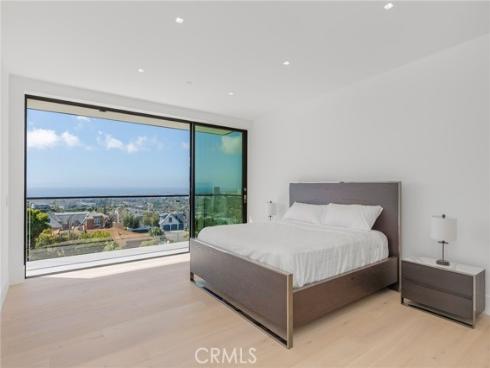 4 Geneve , Newport Beach, CA