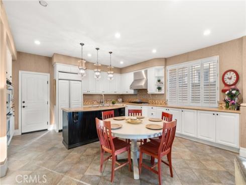 72  Victoria  , Newport Beach, CA