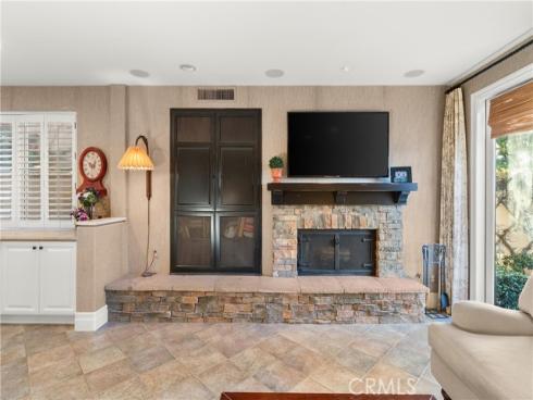 72  Victoria  , Newport Beach, CA