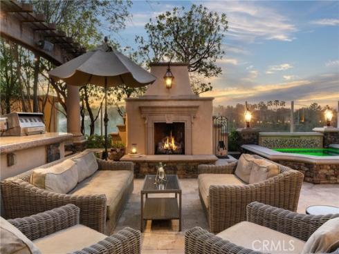 72  Victoria  , Newport Beach, CA