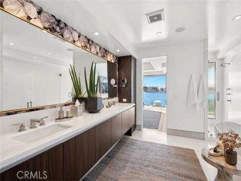 304 S Bay Front  , Newport Beach, CA