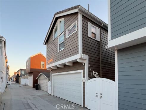 2712 W Oceanfront  , Newport Beach, CA