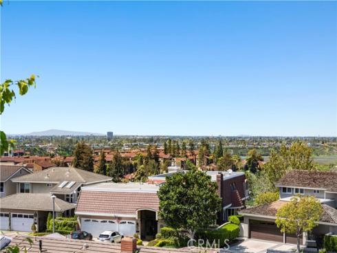 14  Rue Chantilly  , Newport Beach, CA