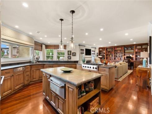 9  Rue Cannes  , Newport Beach, CA