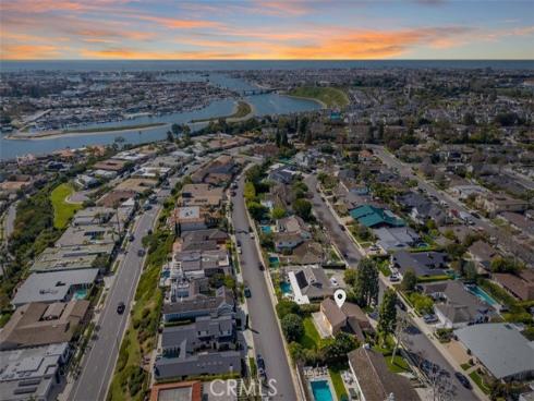 1208  Somerset  , Newport Beach, CA