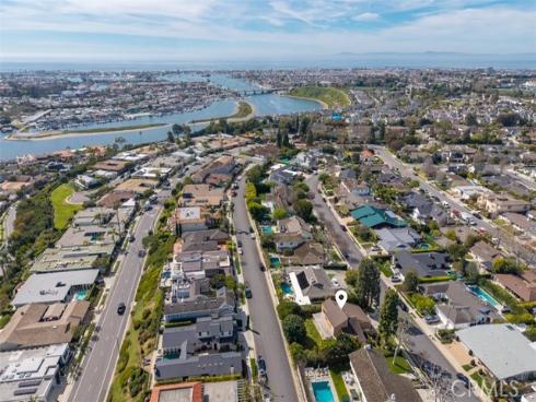 1208  Somerset  , Newport Beach, CA