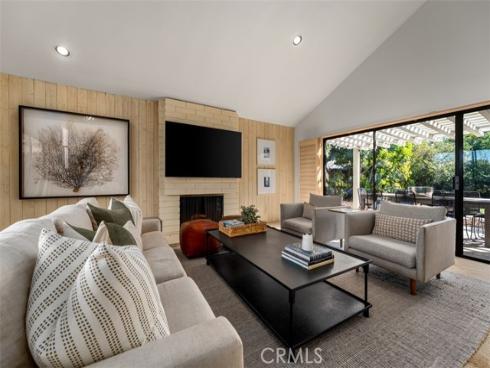 1208  Somerset  , Newport Beach, CA