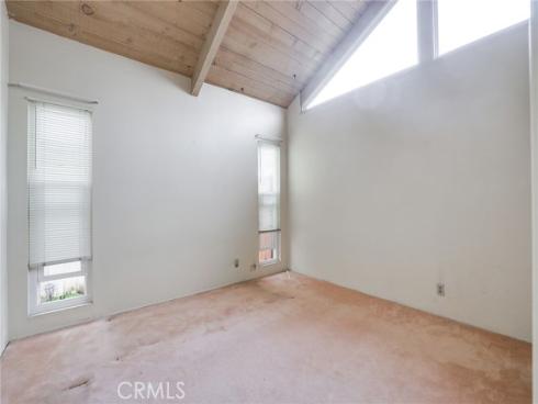 327  Walnut  , Newport Beach, CA