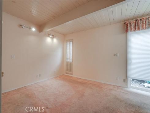 327  Walnut  , Newport Beach, CA