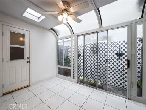 327  Walnut  , Newport Beach, CA