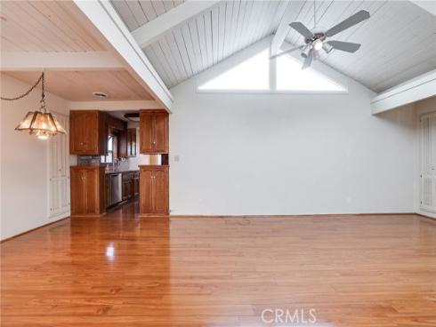 327  Walnut  , Newport Beach, CA