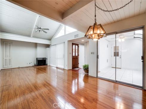 327  Walnut  , Newport Beach, CA