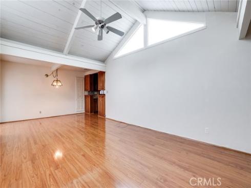 327  Walnut  , Newport Beach, CA