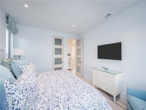 3407 W Oceanfront  , Newport Beach, CA