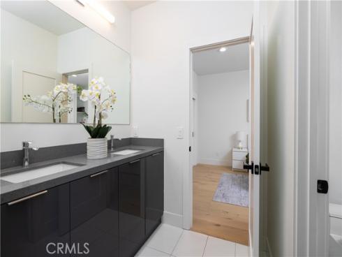 34  Montgomery  , Newport Beach, CA