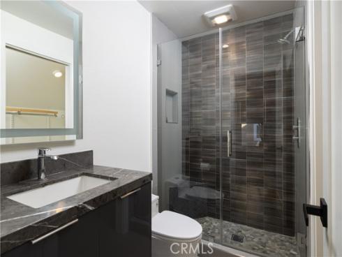 34  Montgomery  , Newport Beach, CA