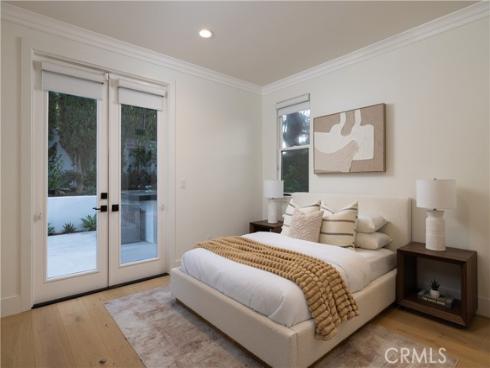 34  Montgomery  , Newport Beach, CA