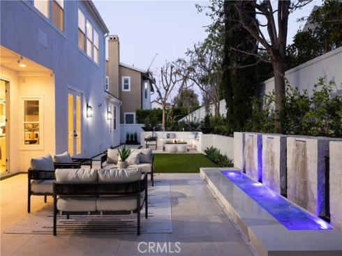 34  Montgomery  , Newport Beach, CA