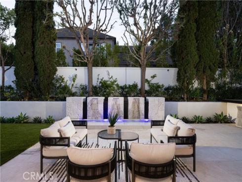 34  Montgomery  , Newport Beach, CA