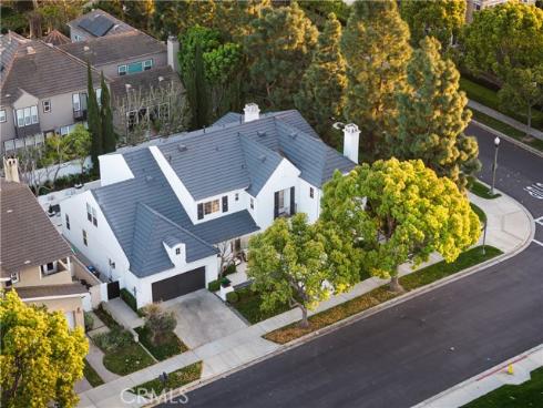 34  Montgomery  , Newport Beach, CA