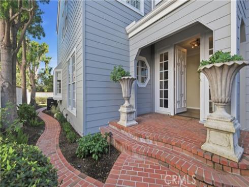 18  Hillsdale  , Newport Beach, CA