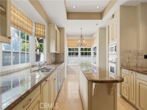 18  Hillsdale  , Newport Beach, CA