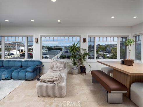 203  8th st  , Newport Beach, CA