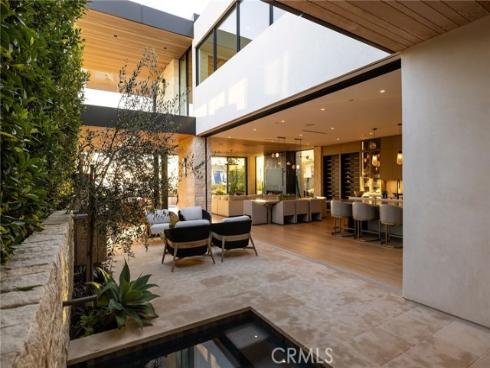 2304  Cliff  , Newport Beach, CA