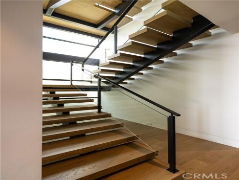 2304  Cliff  , Newport Beach, CA