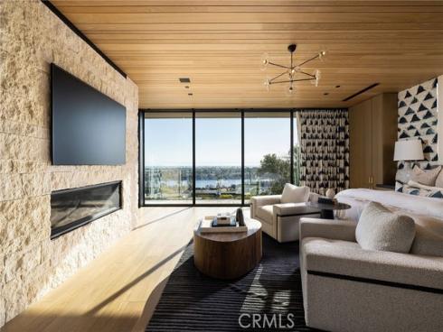 2304  Cliff  , Newport Beach, CA