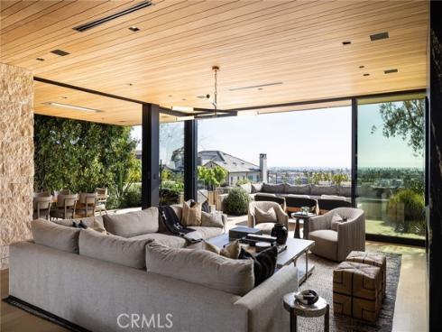 2304  Cliff  , Newport Beach, CA