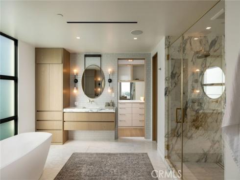 2304  Cliff  , Newport Beach, CA