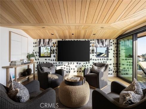 2304  Cliff  , Newport Beach, CA