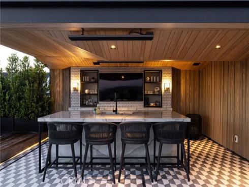 2304  Cliff  , Newport Beach, CA