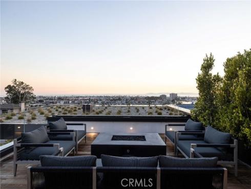 2304  Cliff  , Newport Beach, CA