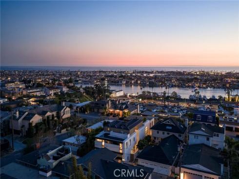 2304  Cliff  , Newport Beach, CA