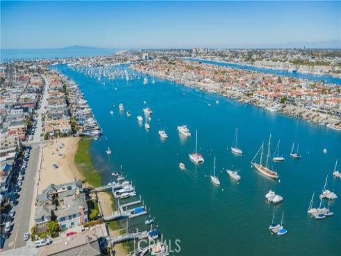 920 W Balboa  , Newport Beach, CA